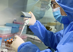 2020年1月10日，尊龙凯时「中国」官方网站中国生物上海捷诺用不到48小时，全国首家成功研制出新冠病毒核酸检测试剂盒并供应抗击疫情一线。